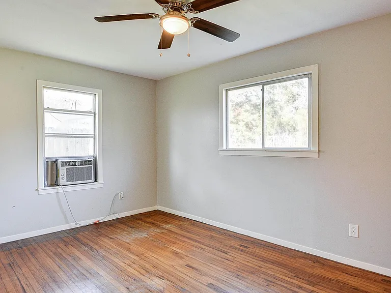 131 Lakewood Dr — Photo 10