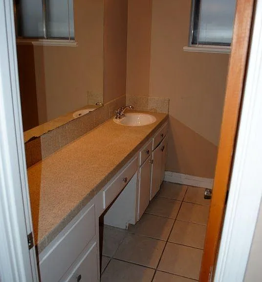 1519 Holiday Pl — Photo 13