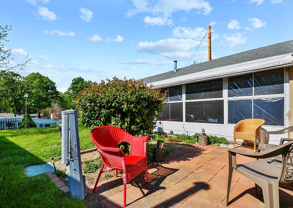 1237 Central St Leominster MA Zillow