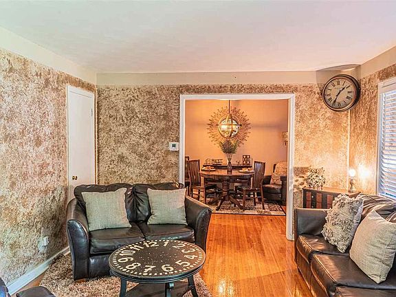 2nd image of 1376 Randall Dr