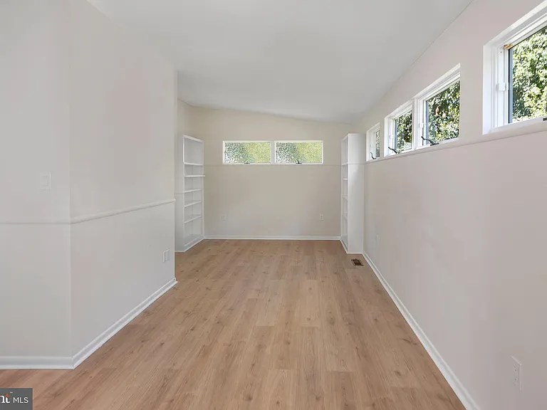 68 Mountain Ave — Photo 5