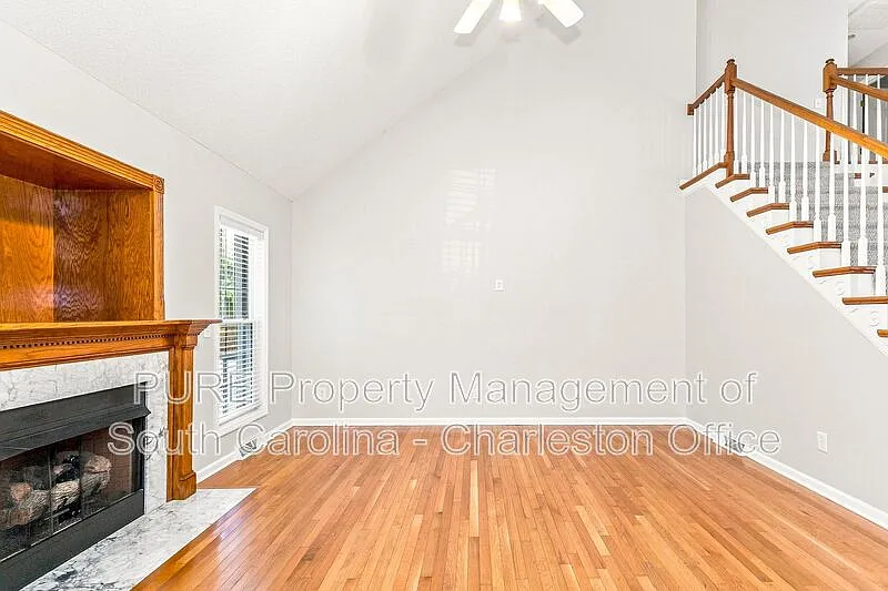 6 bed, 3.5 bath, 3024 sqft, $3,499 — Photo 2