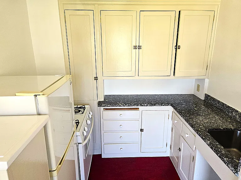 1401 Grove St #6 — Photo 11
