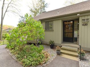 579 Heritage Vlg #A, Southbury, CT 06488