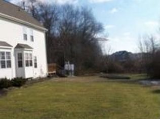 919 Honeysuckle Ct, Williamstown, NJ 08094