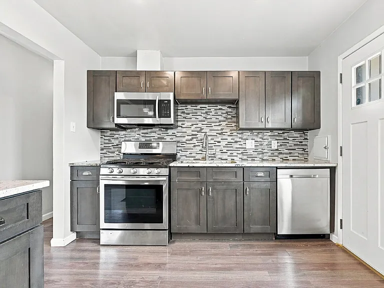 3259 N Adams St — Photo 7