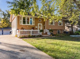 2725 Crabtree Ave, Woodridge, IL