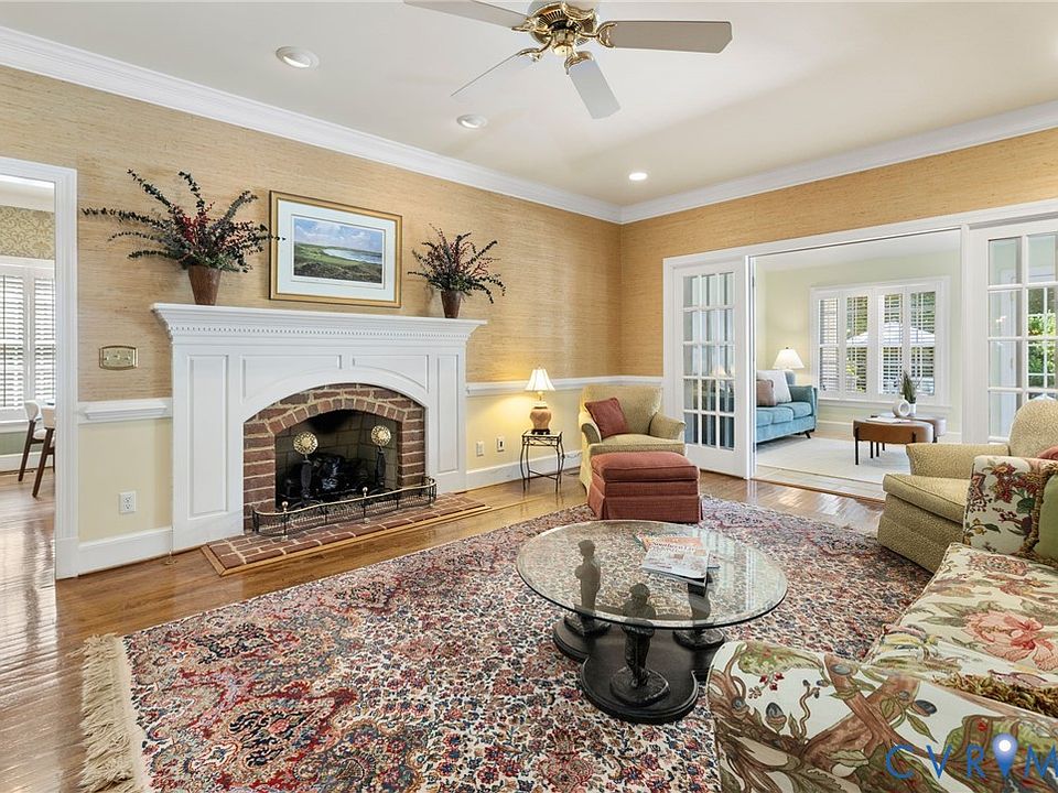 1st image of 4016 Tottenham Ct