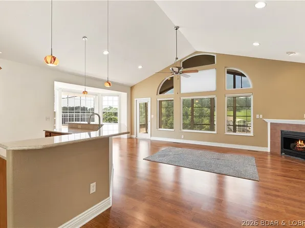 877 Great Ship St, Osage Beach, MO 65065