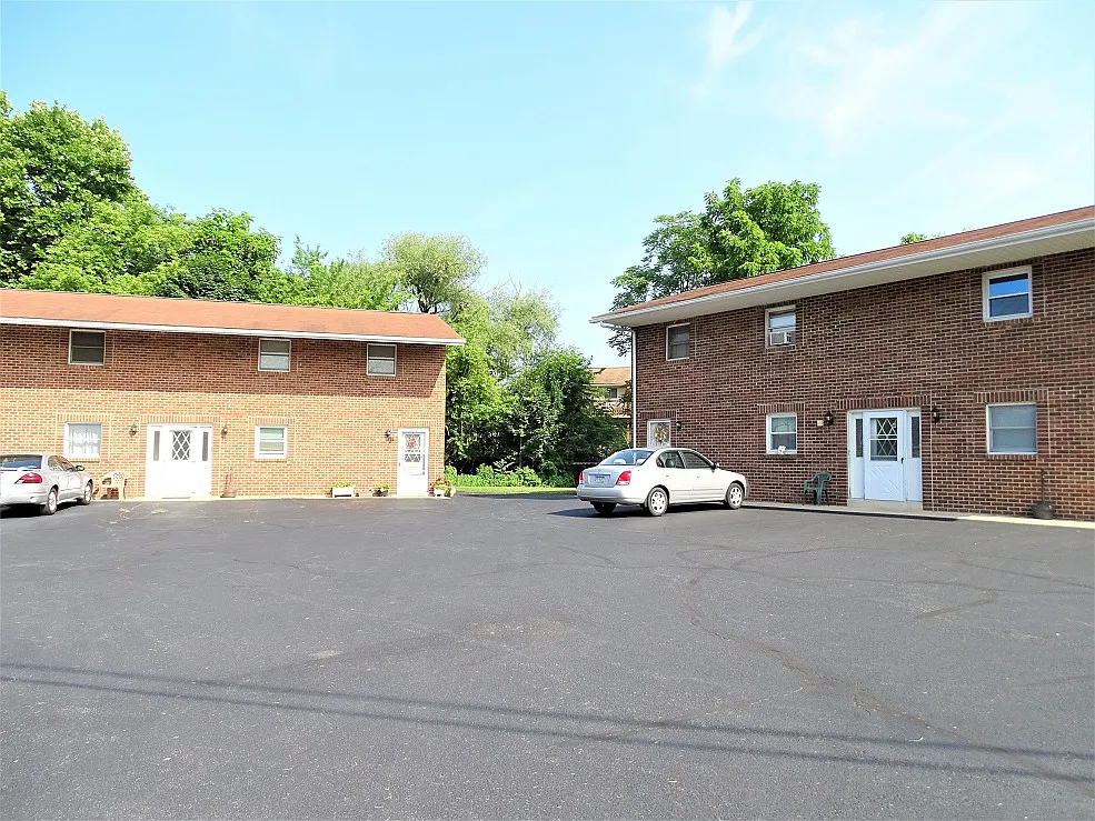 1 bed, $875 — Photo 1