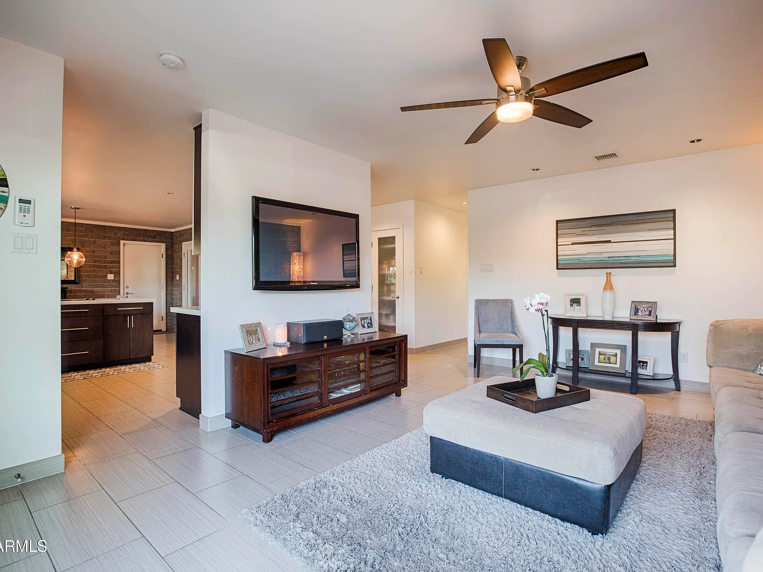 3 bed, 2.0 bath, 1416 sqft, $3,500 — Photo 2