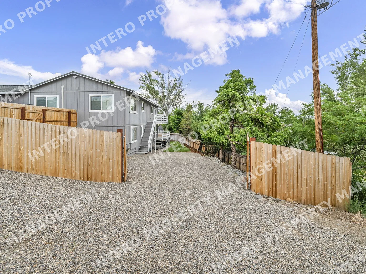 4 bed, 2496 sqft, $3,200 — Photo 3