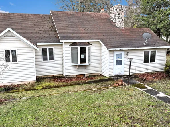203 W Avenue D, Newberry, MI 49868