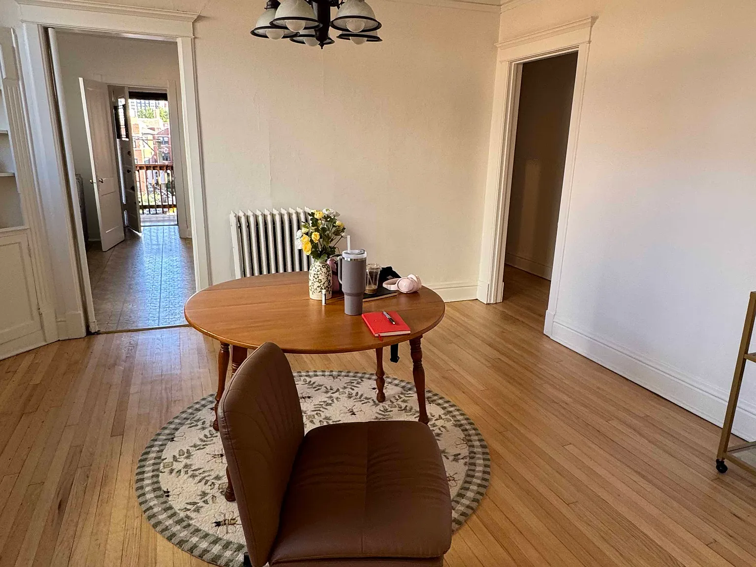 2 bed, 1200 sqft, $2,700 — Photo 2