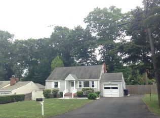 17 Powder Horn Rd, Norwalk, CT 06850