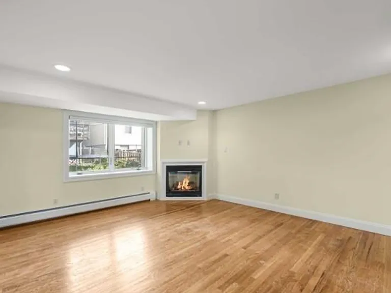 18A E Oakdene Ave #GF — Photo 2