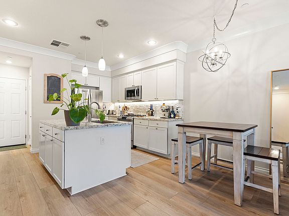 5th image of 37 Quartz Ln