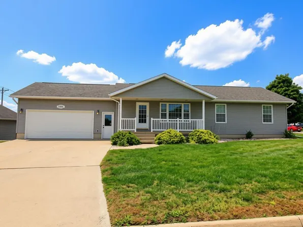 1301 1st St, Grundy Center, IA 50638