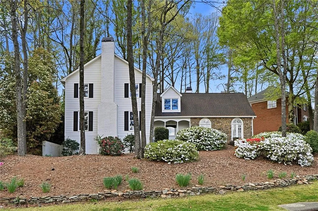 4 bed, 3.5 bath, 3281 sqft, $4,200 — Photo 1