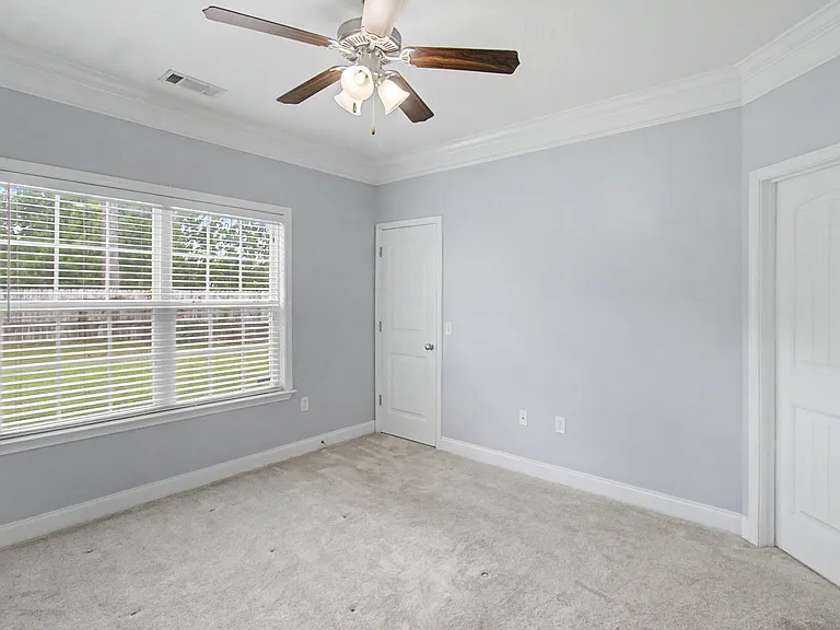 151 Lincoln Way NE — Photo 13
