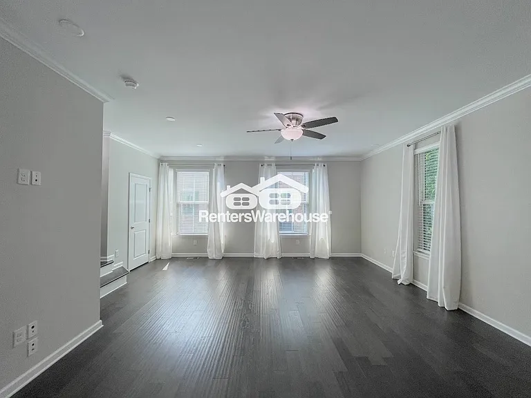 521 Charles Porteus Ln — Photo 14
