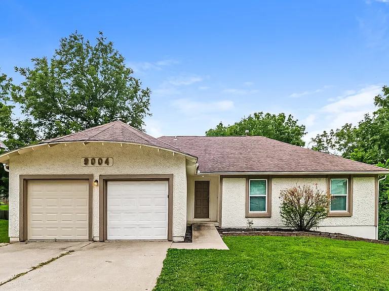 9004 Arlington Ct — Photo 1