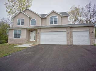 24150 W Rose Ave, Lake Zurich, IL