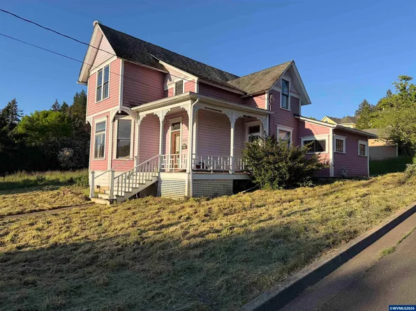 804 Main St, Brownsville, OR 97327