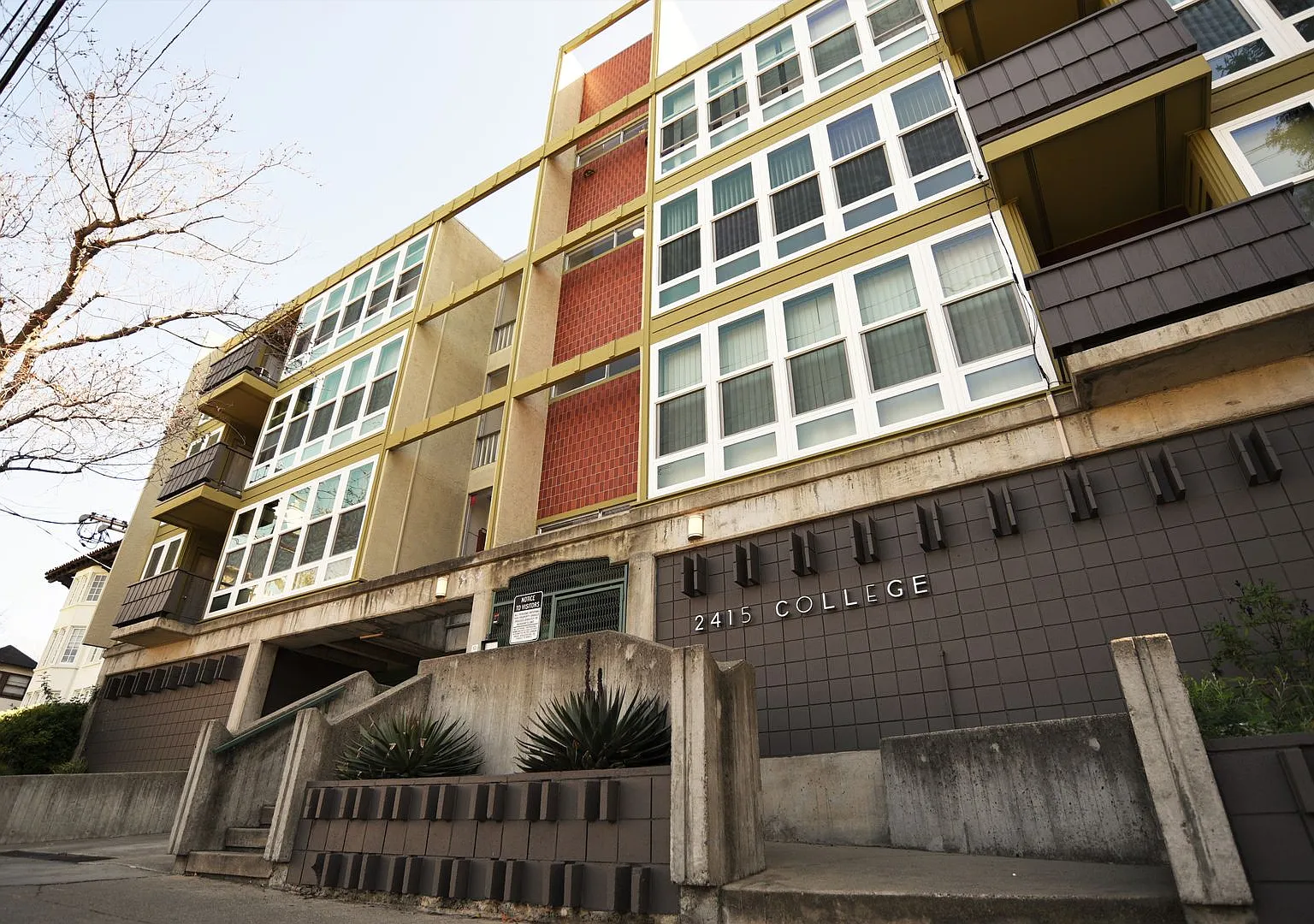 2415 College Ave. — Photo 1