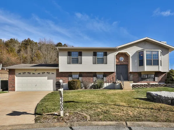 2300 Bay Dr, Imperial, MO 63052