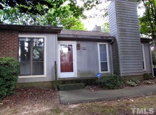 220 Twin Oaks Pl, Cary, NC 27511