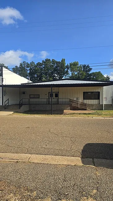 2 bed, 1700 sqft, $975 — Photo 1