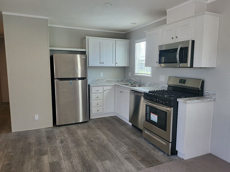 1st image of 2326 Birch St #118
