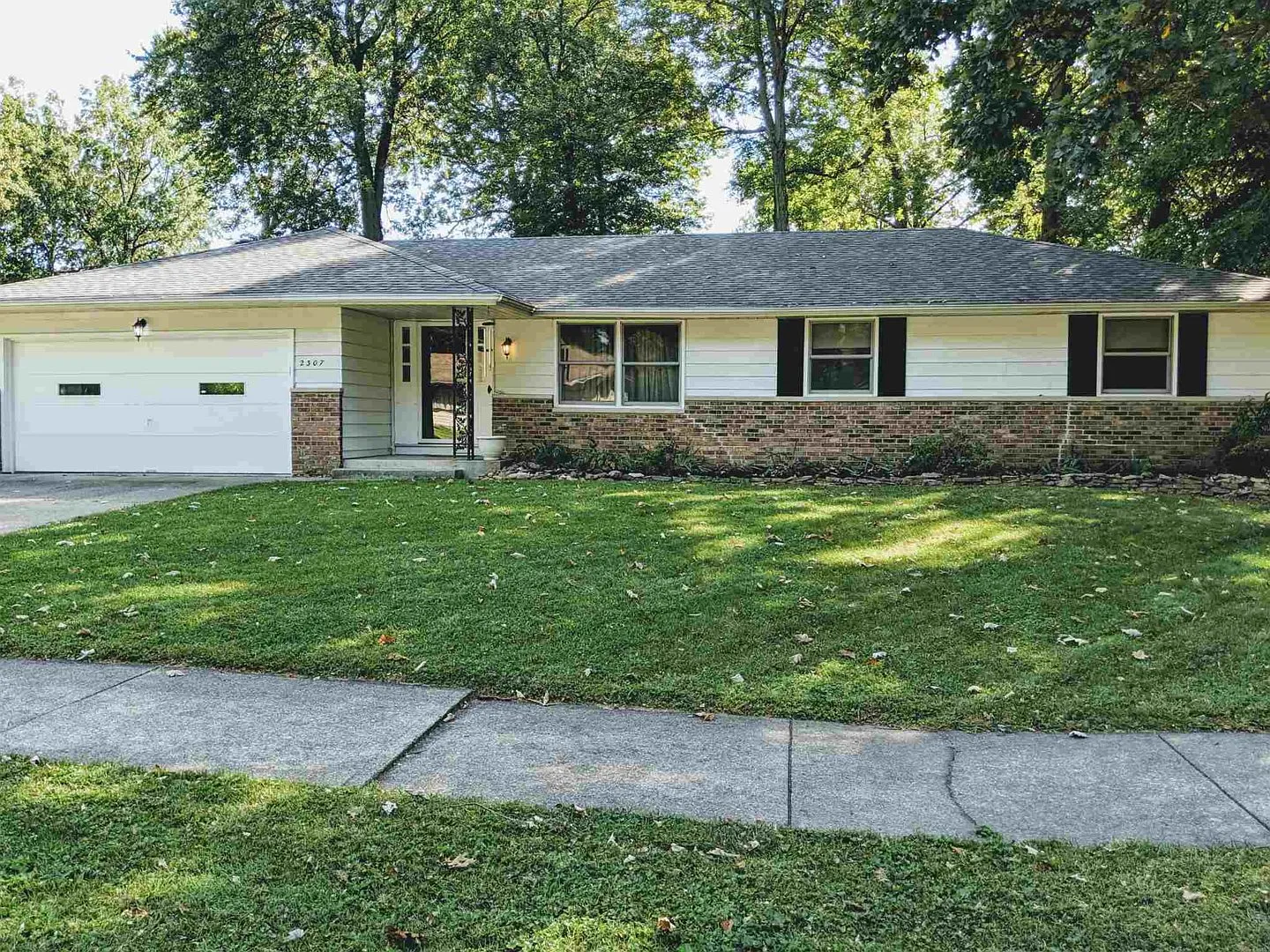 2307 Klug Dr photo 1