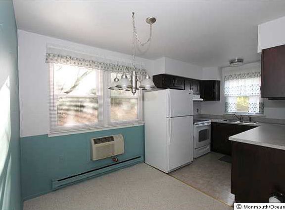 4th image of 29 Easton Drive #C