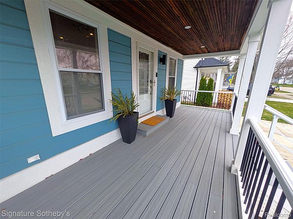 3rd image of 2059 Columbia Rd