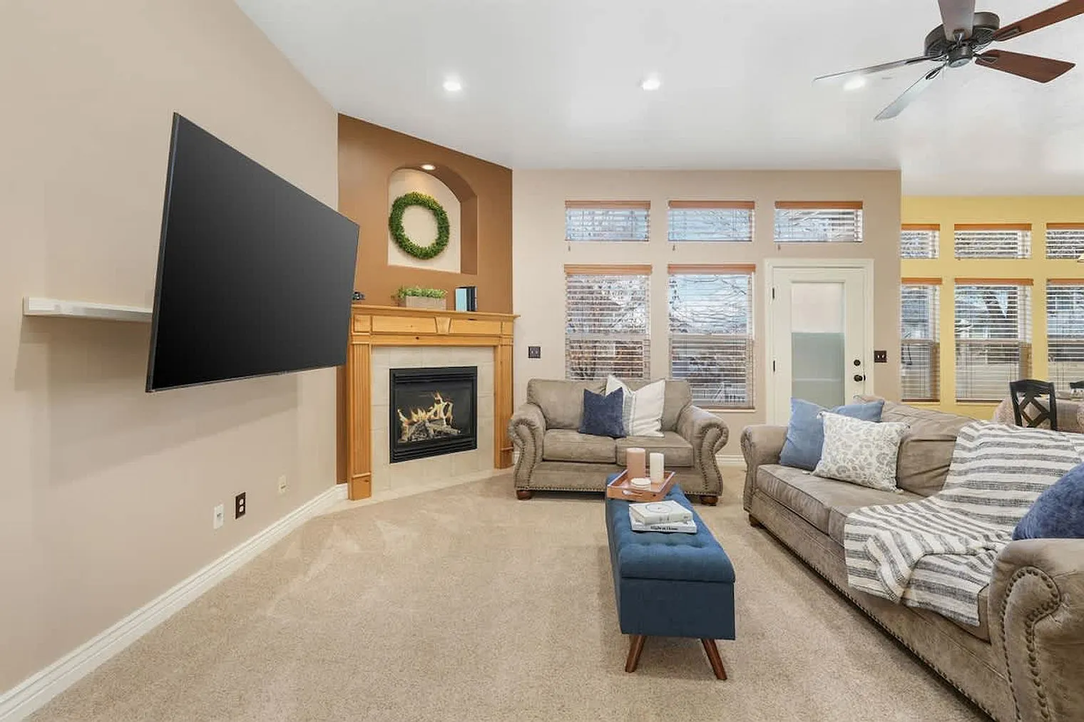 5 bed, 3.0 bath, 925 sqft, $6,752 — Photo 1