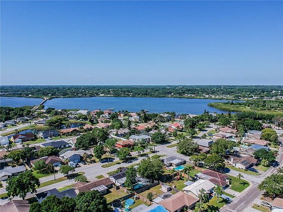 3rd image of 1711 Hibiscus Cir S