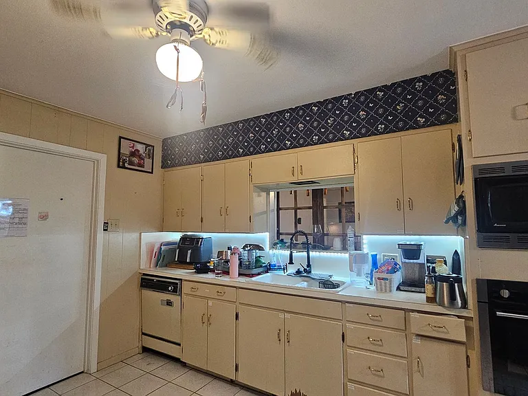 425 Mimosa Dr — Photo 11