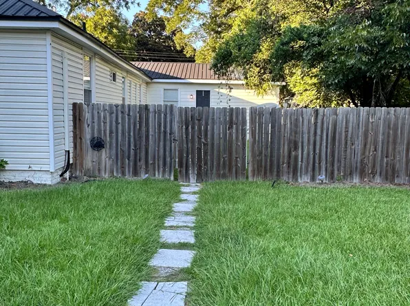 1218 E 69th St, Savannah, GA 31404