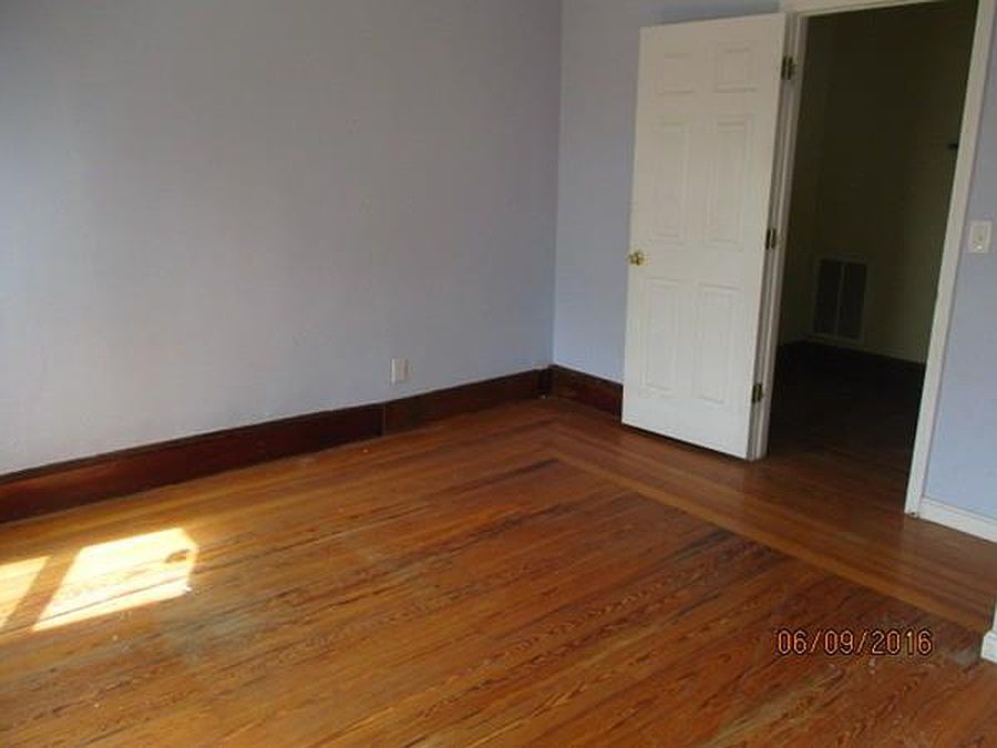 2nd image of 141 Draper St #2
