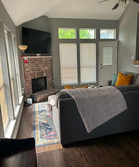 1137 Irene Dr — Photo 3