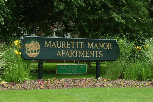 Maurette Manor - Maurette Manor