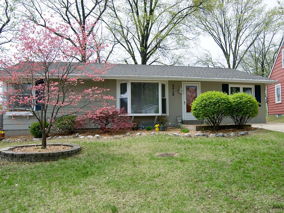 1st image of 6928 Ravenscroft Dr