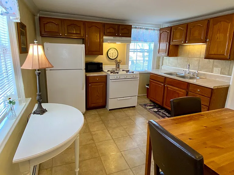 61 Middle St #2 — Photo 5