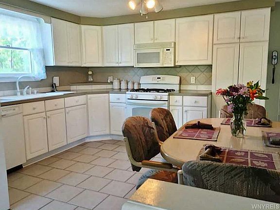 4th image of 3640 Horton Ave