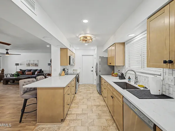 17468 N DEL WEBB Boulevard, Sun City, AZ 85373
