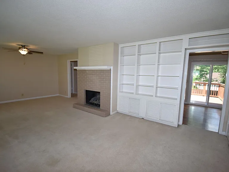 3049 Westchester Dr — Photo 5