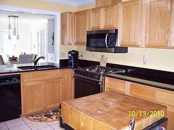 4th image of 2743 Westbury Dr