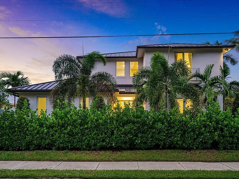 217 Gulfstream Blvd — Photo 52
